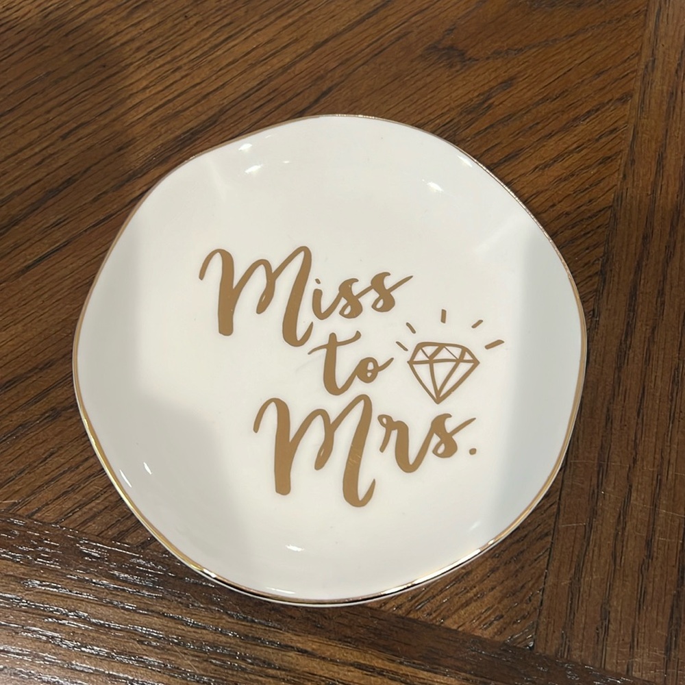 Miss to Mrs Ring Dish